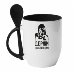Чашка с ложкой Девушка с пистолетом