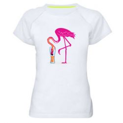 Женская футболка для спорта Flamingo drinks beer - PrintSalon