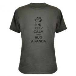 Камуфляжная футболка KEEP CALM and HUG A PANDA - PrintSalon
