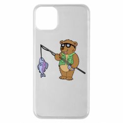 Чехол для iPhone 11 Pro Max Медведь ловит рыбу