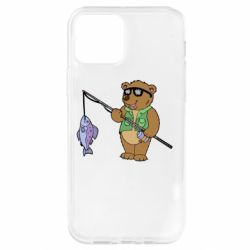 Чехол для iPhone 12 Pro Медведь ловит рыбу