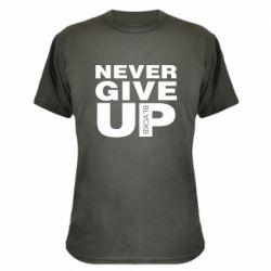 Камуфляжная футболка Never give up 1 - PrintSalon
