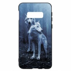 Чехол для Samsung S10e Two wolves in the forest - PrintSalon