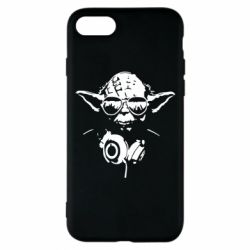 Чехол для iPhone 7 Yoda в наушниках - PrintSalon